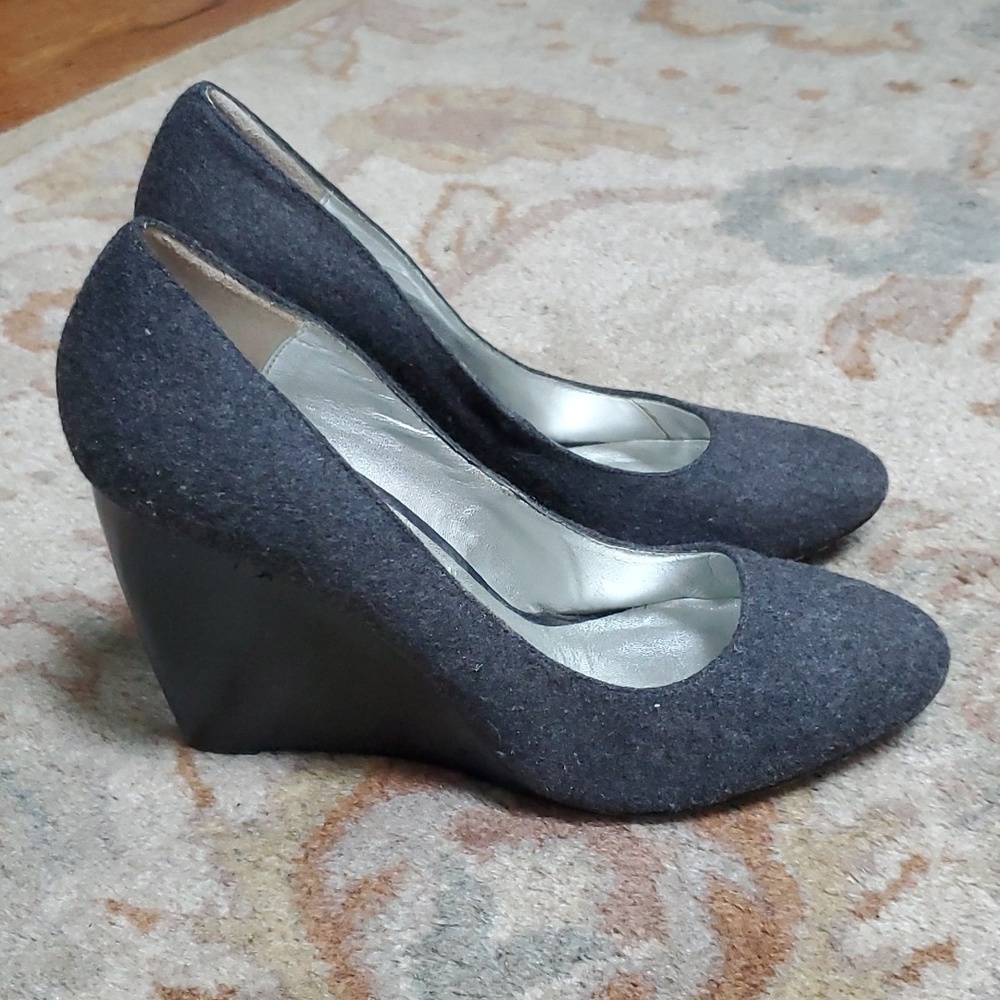 Beverly Feldman grey felt wedge